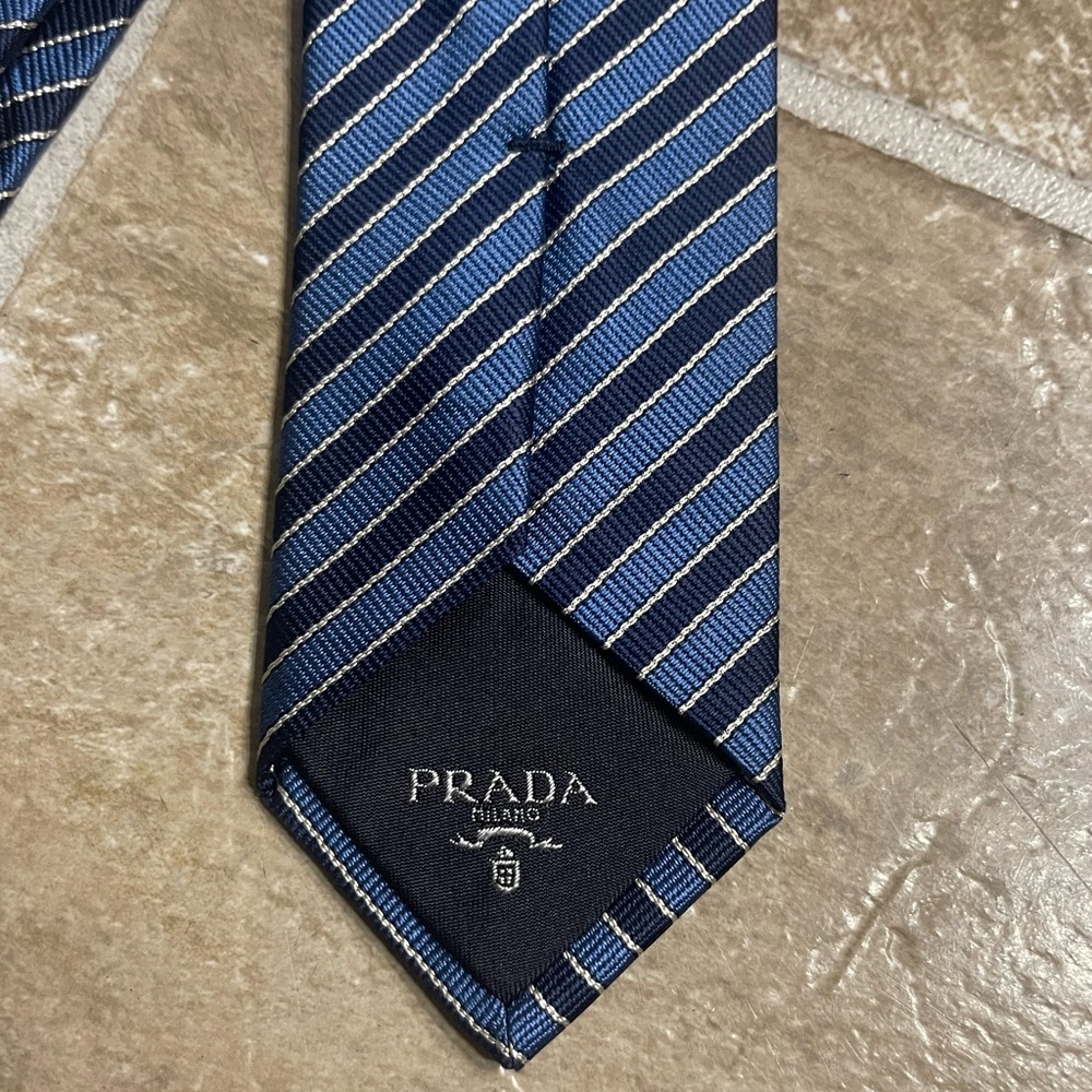 Prada tie